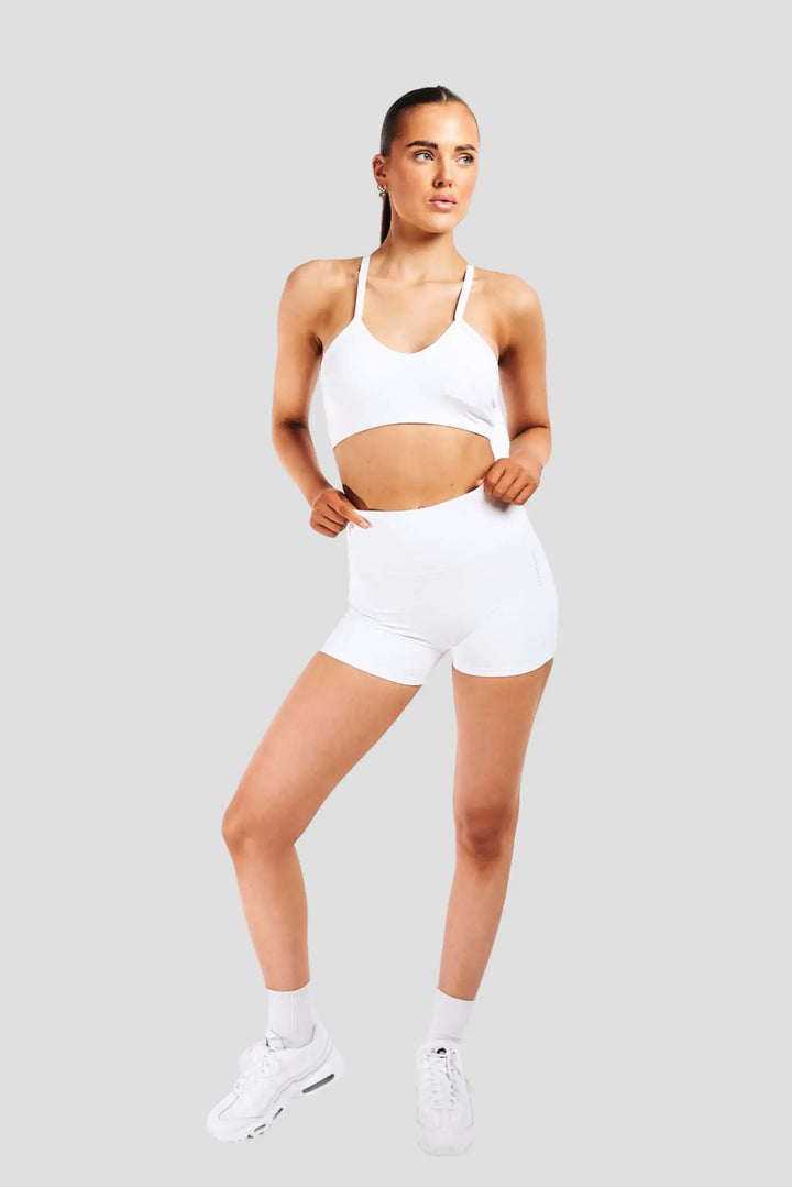 FITBERRY Sleek scrunch shorts treningsshorts hvit