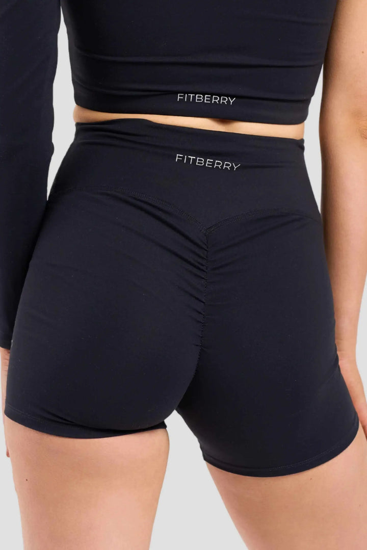 FITBERRY Sleek scrunch shorts treningsshorts svart